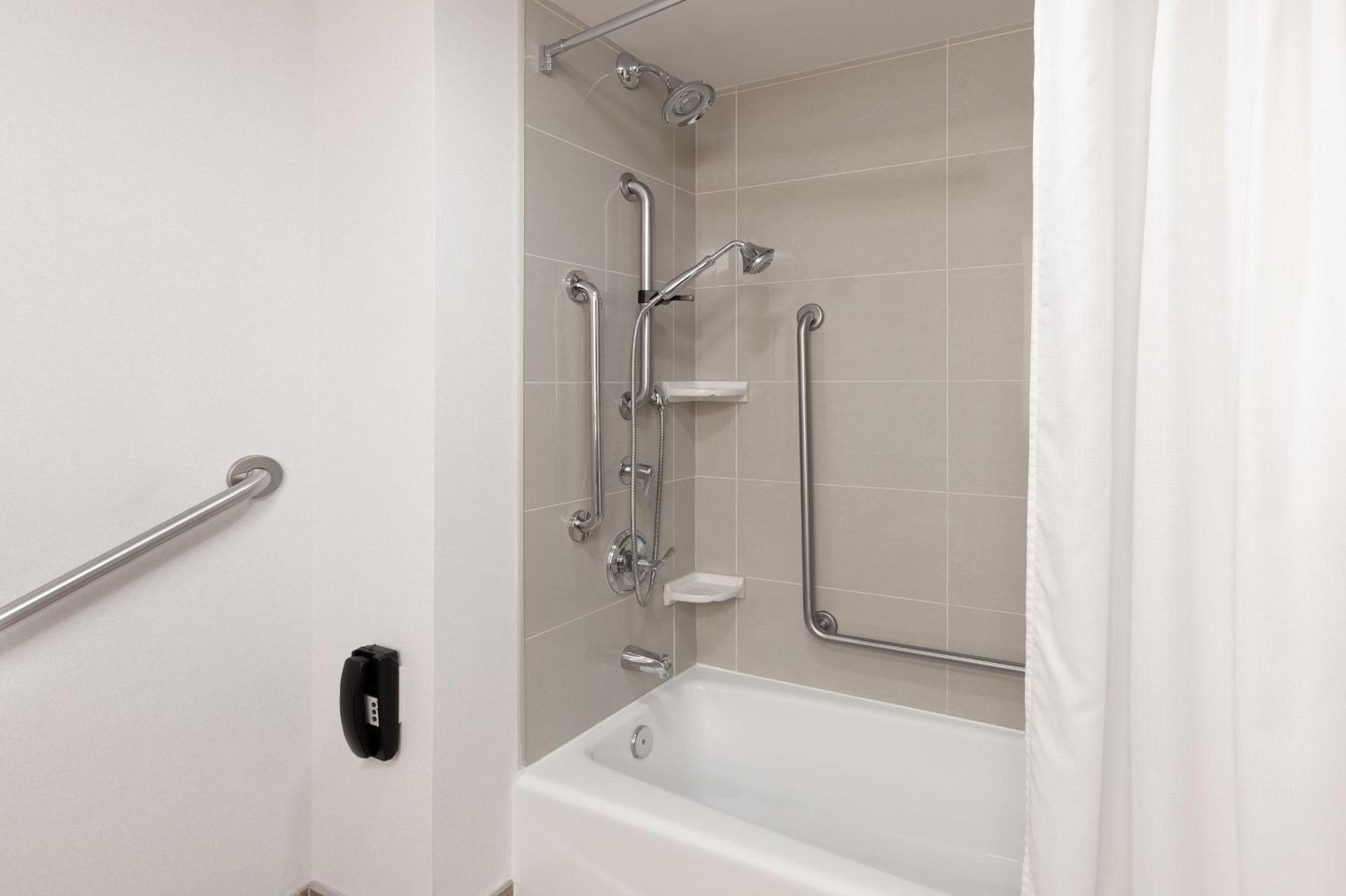 Towneplace Suites By Marriott Sudbury Bagian luar foto