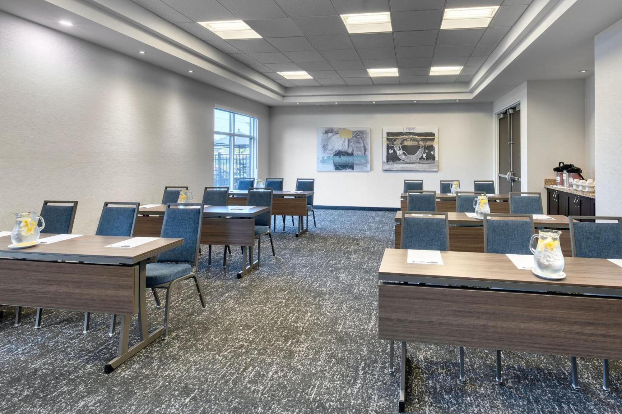 Towneplace Suites By Marriott Sudbury Bagian luar foto