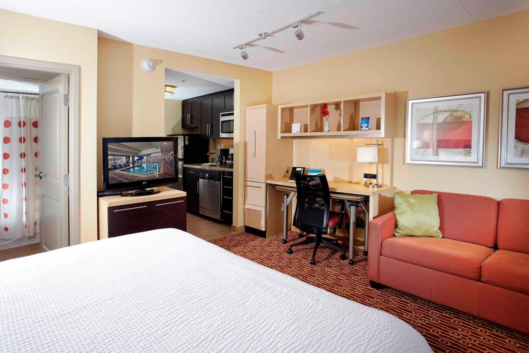 Towneplace Suites By Marriott Sudbury Bagian luar foto