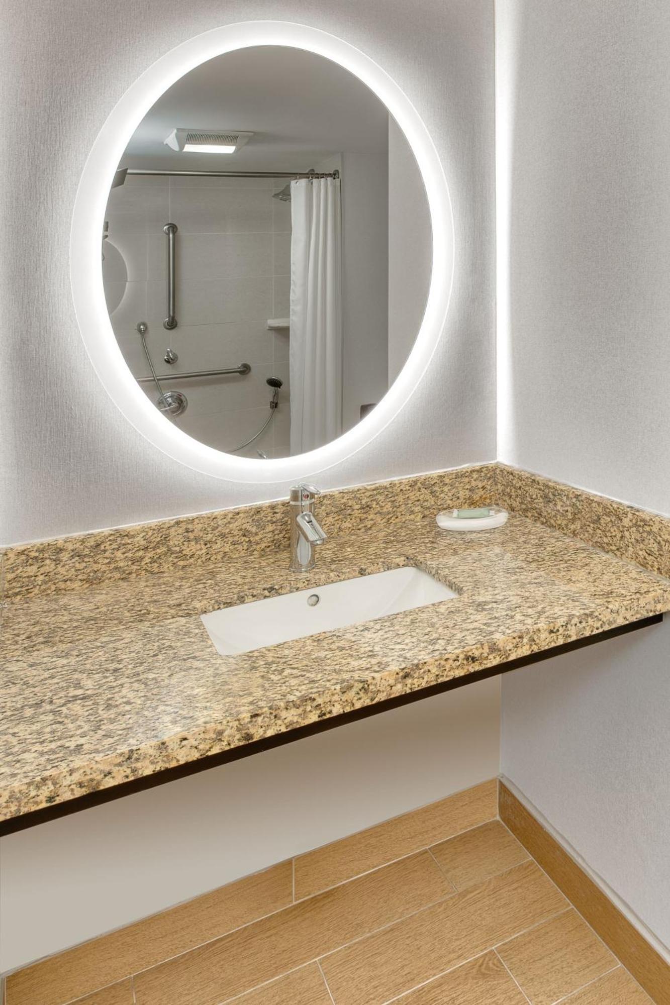 Towneplace Suites By Marriott Sudbury Bagian luar foto